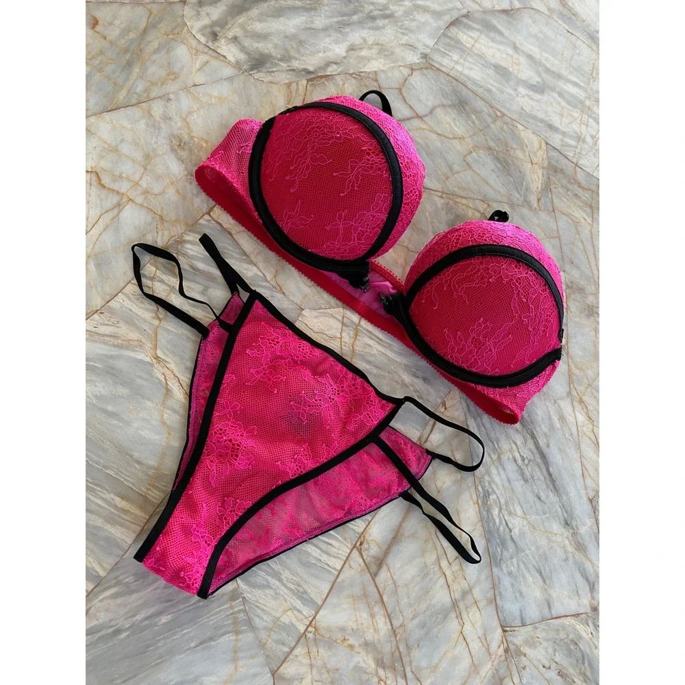 Victoria's Secret Bombshell Plunge Bra 34A and Thong Set Pink Lace Front Clasp